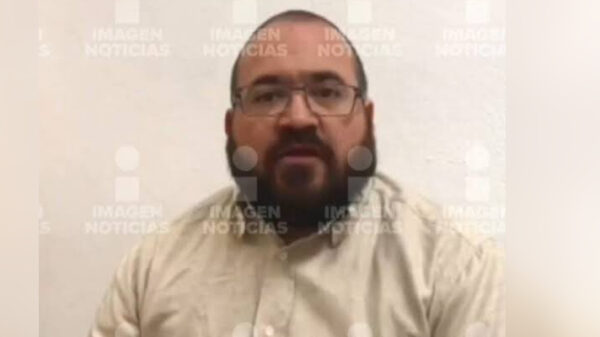 Aíslan a Javier Duarte por sospecha de Covid-19.