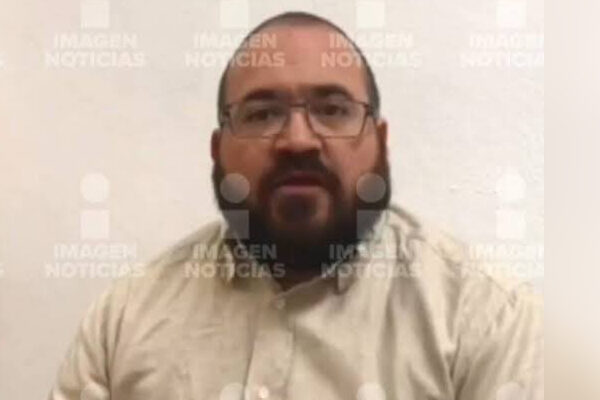 Aíslan a Javier Duarte por sospecha de Covid-19.