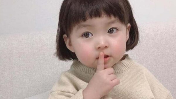 La niña coreana de stikers de WhatsApp, Jinmiran, celebra sus seis años