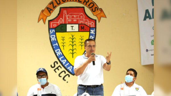 Azucareros reconocen Labor de Luis Alegre