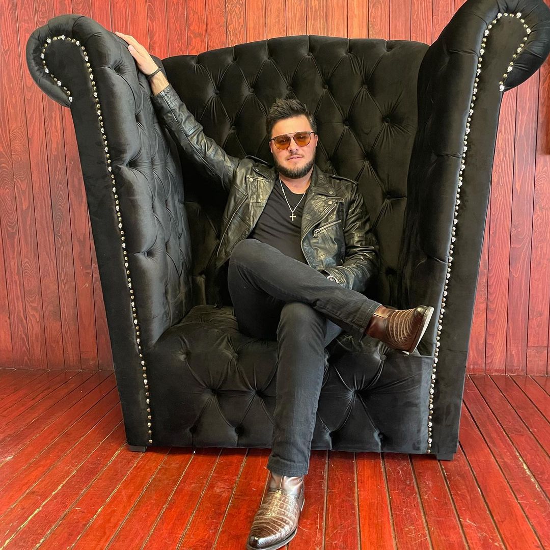 Mario Bezares acusa a Paul Stanley de colgarse de la muerte de su padre