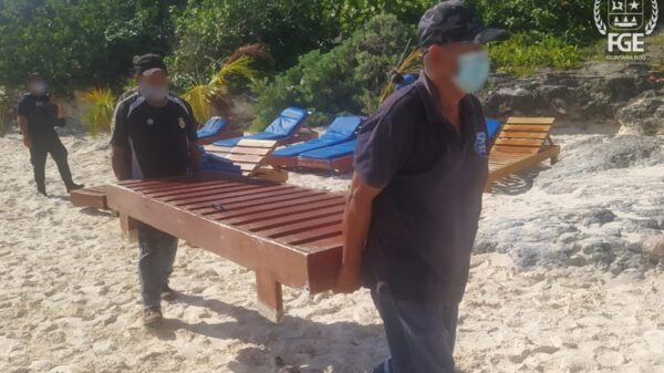 Liberan espacios públicos en Playa Tortugas de Cancún.