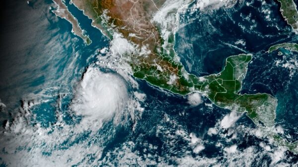 Se forma el huracán 'Pamela' frente a costas de Jalisco.