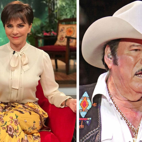 Pati Chapoy llama "depredador" a Lalo Mora por tocar el pecho de una fan