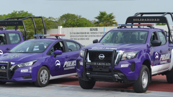 Evitan policías de Playa Del Carmen suicidio de joven mujer