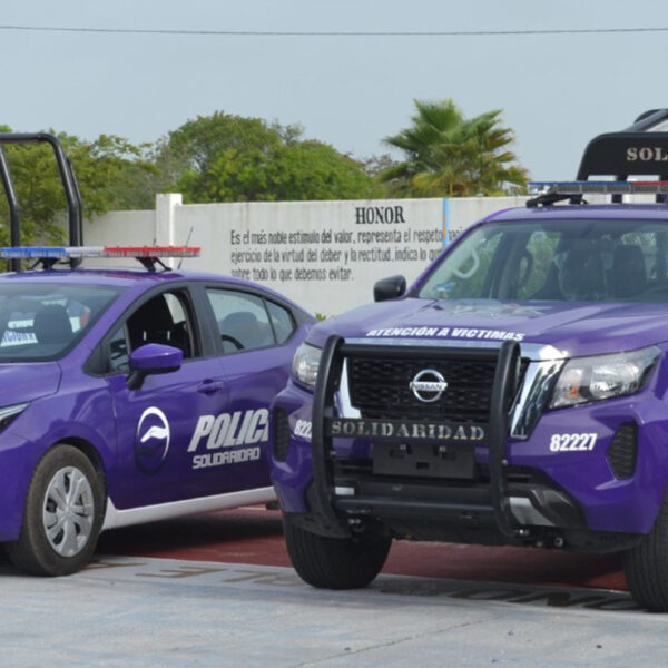 Evitan policías de Playa Del Carmen suicidio de joven mujer