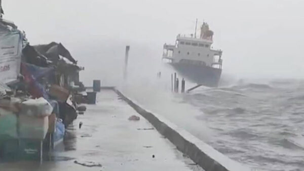 Azota tifón a Filipinas; deja al menos 11 muertos y siete desaparecidos