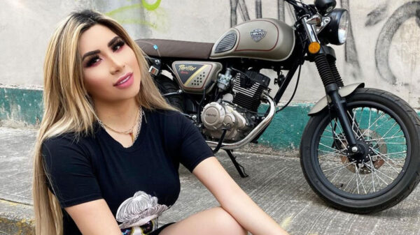 Tras robo de auto, youtuber le regala uno nuevo a la Bebeshita