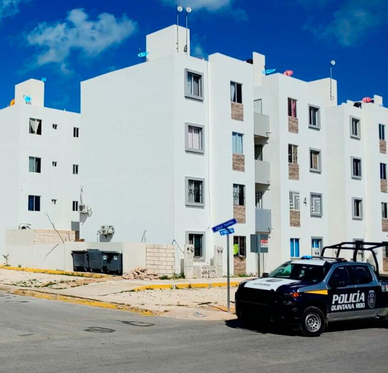 Cancún: Ejecutado a tiros cuando iba a visitar a su hija en Kuzamnil; los hechos se registraron en la calle Tulipanes en la Sm 110.