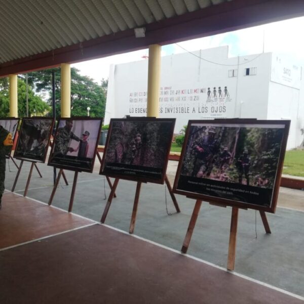 Realizan en Kantunilkín exposición fotográfica el Ejército Mexicano.