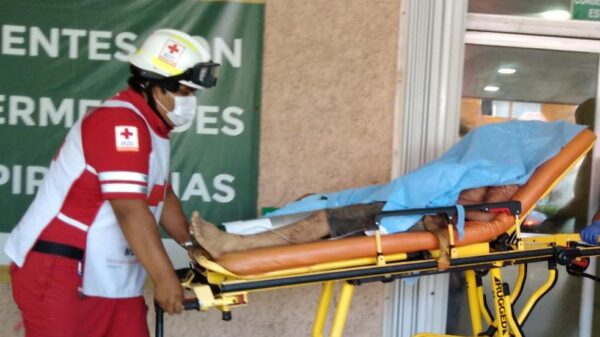 Encuentran a un hombre semi degollado en la delegación Bonfil.