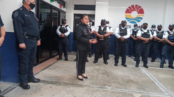 Karina Cabrera asume el mando de la Policía Turística de Cancún.