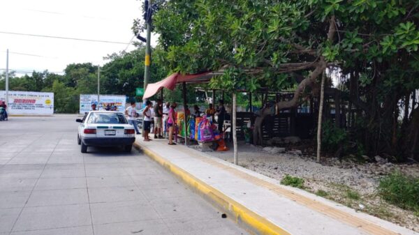 Cancún: Humilde comerciante fue atracada con armas de fuego (VIDEO).