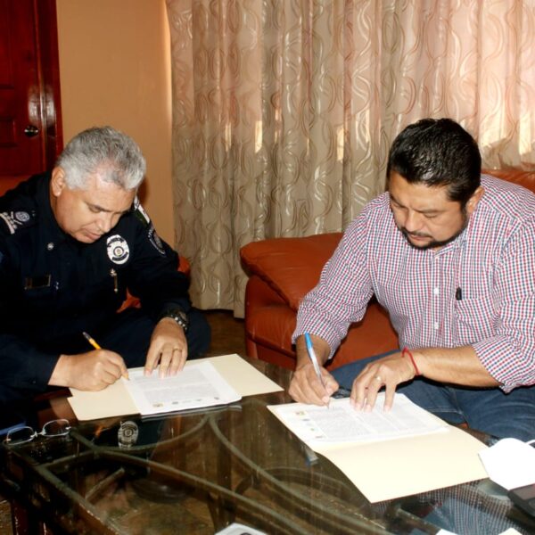 Ayuntamiento de Lázaro Cárdenas firma convenio con la Policía Quintana Roo.
