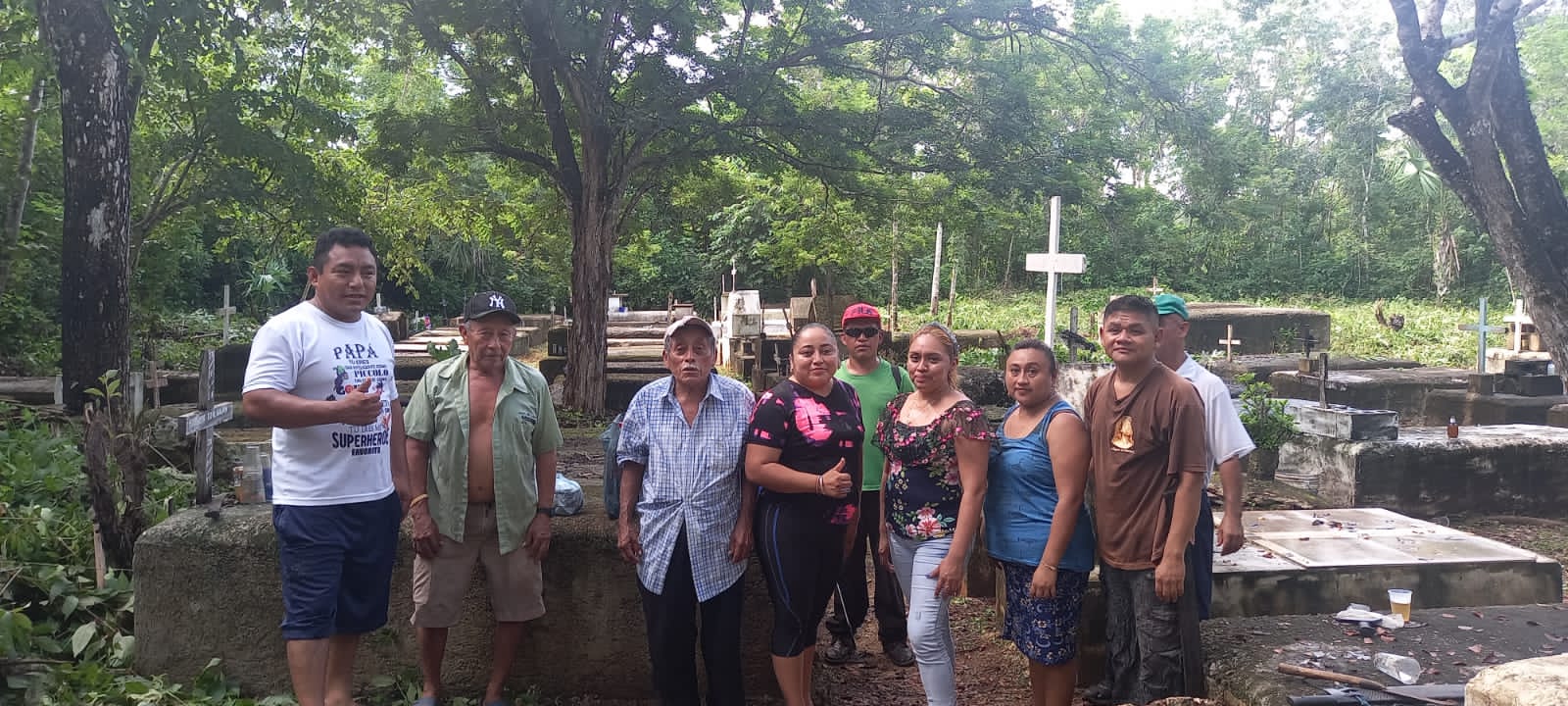 Día de Muertos: Realizan limpieza en el camposanto de El Ideal; familias responden a la convocatoria de la autoridad local.