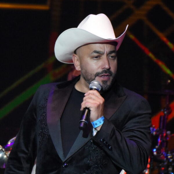 Lupillo Rivera regresa a México