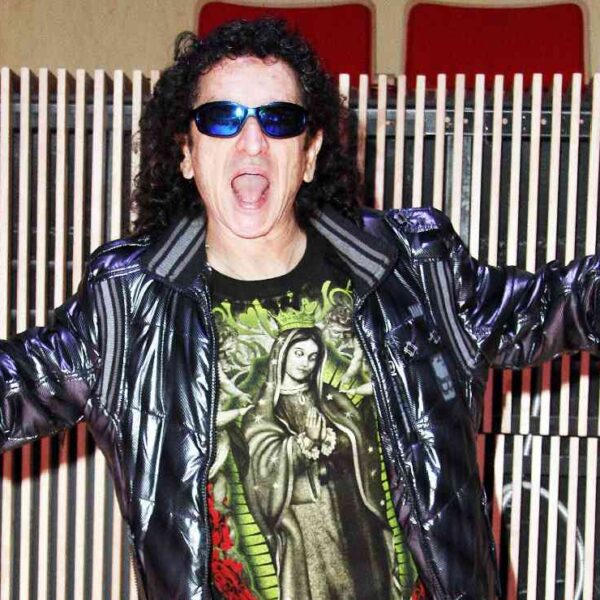 Alex Lora a J Balvin: “para qué quieres cualquier pinc&% premio pend%&*”