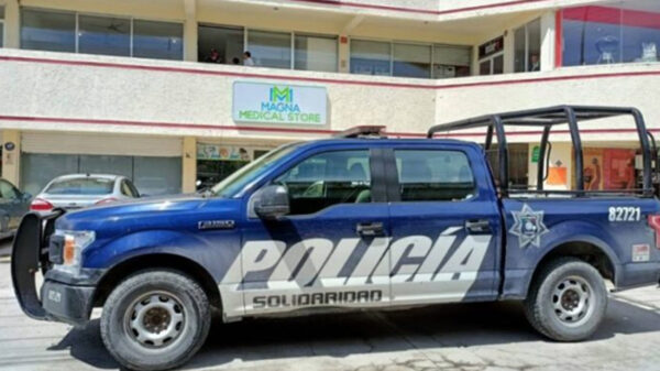 Con lujo de violencia, asaltan negocio en Playa Del Carmen