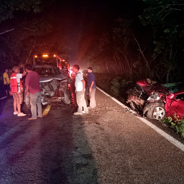 Brutal choque deja varios lesionados cerca de Leona Vicario