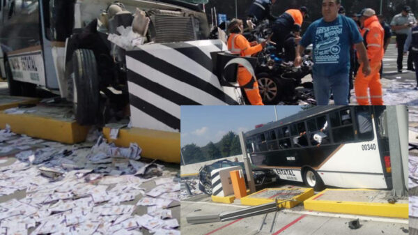 Video: Camión de policía protagoniza brutal accidente con numerosos heridos