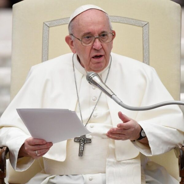 Pide el Papa a líderes mundiales luchar contra el cambio climático.