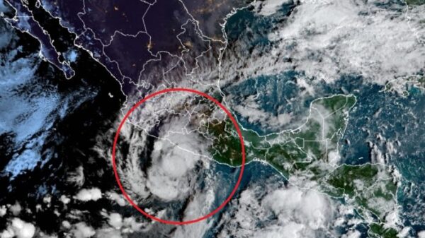Huracán ‘Rick’ provoca lluvias intensas en cinco estados del Pacífico.