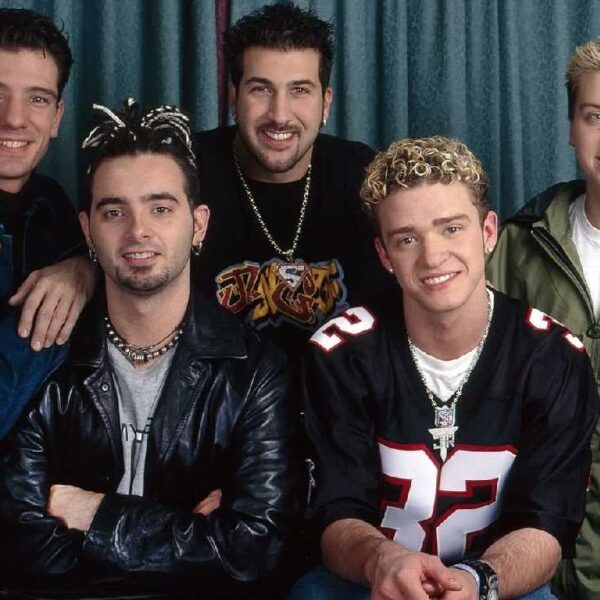 Exmiembro de NSYNC muestra las primeras imágenes de sus gemelos recién nacidos