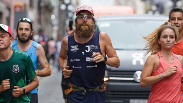 Video: Llega a Cancún el Forrest Gump alemán