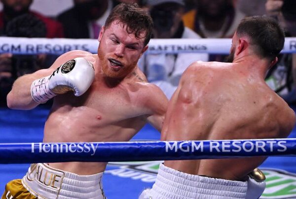 Así quedó el rostro de Caleb Plant tras la pelea contra Canelo Álvarez