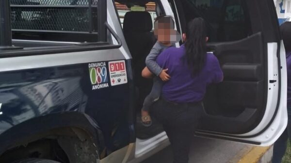 Atiende el Geavi a tres infantes en situación de mendicidad en Cancún.