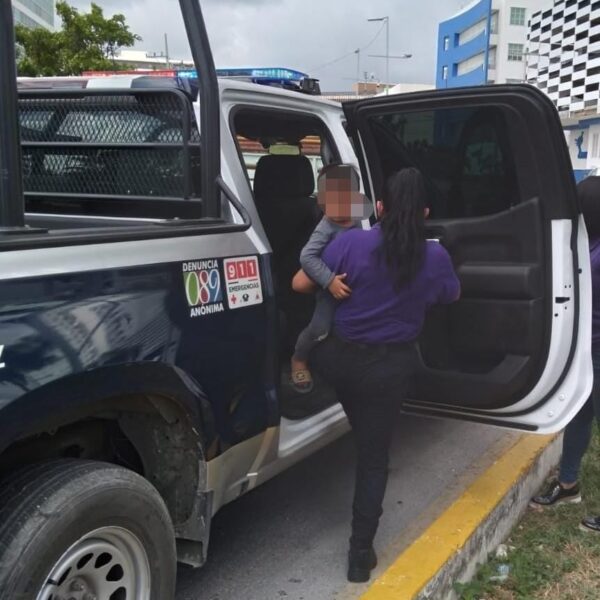 Atiende el Geavi a tres infantes en situación de mendicidad en Cancún.