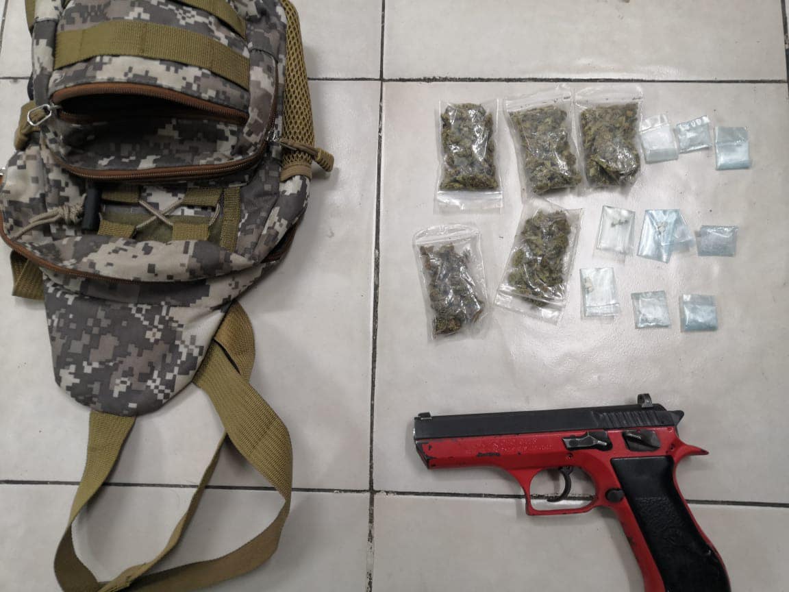 Otro detenido con droga y arma de fuego en Playa del Carmen; nuevamente en el fraccionamiento Villas del Sol se da otra incursión policiaca.