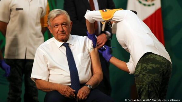 “Estamos preparados y atentos” para variante Ómicron: AMLO