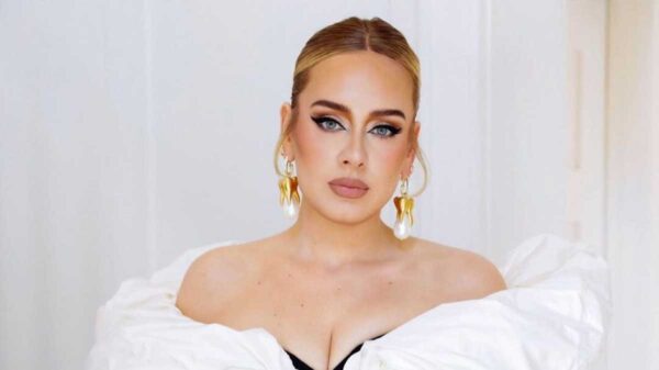 Adele canta desde la sala de su casa el sencillo ‘To Be Loved’