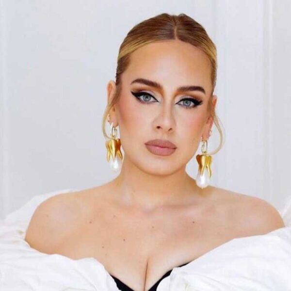 Adele canta desde la sala de su casa el sencillo ‘To Be Loved’