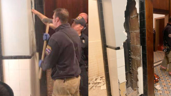 Sujeto queda atrapado por dos días en medio de paredes de un teatro