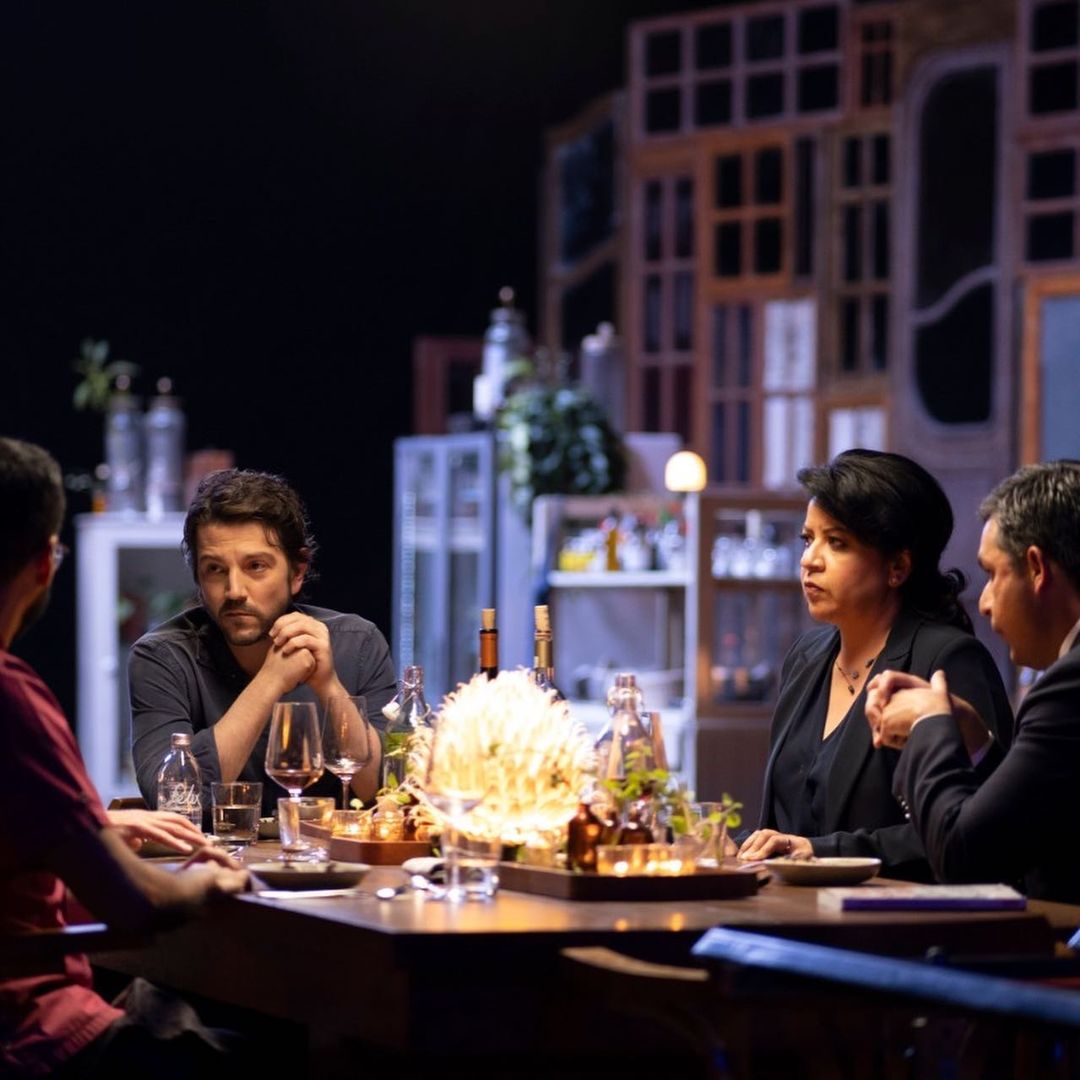 Carlos Bonavides quiere que Diego Luna le dé trabajo