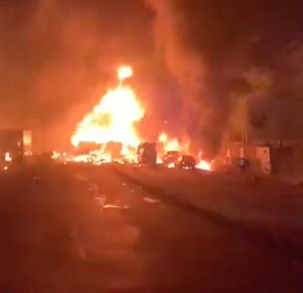 Estalla camión cisterna en Sierra Leona; saldo de 90 muertos