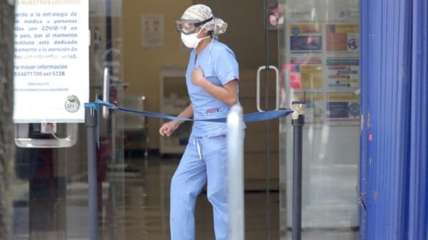 Contagios de Covid-19 siguen a la baja en México