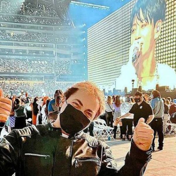 Cristian Castro se declaró fan de BTS y acude a su concierto