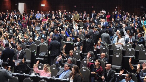 Morena propone eliminar 200 diputados ‘plurinominales’