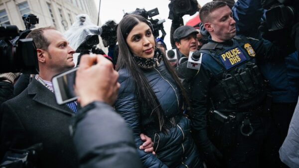 Llegó la hora para Emma Coronel, hoy dictarán sentencia en su contra