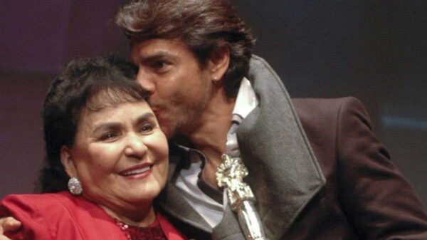 Eugenio Derbez se ofreció para ayudar a Carmen Salinas