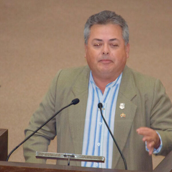 Reportan desaparición de exdiputado y su esposa