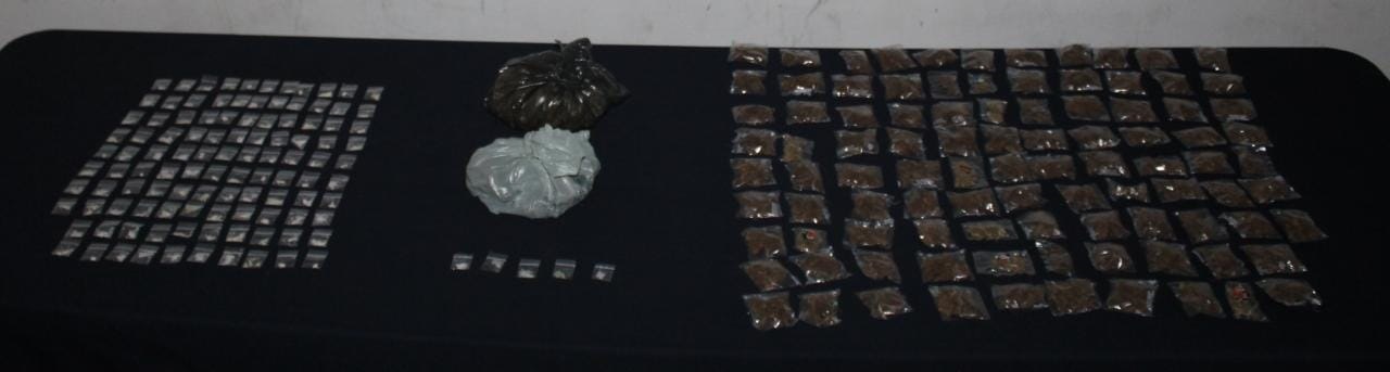 Cancún: Caen tres narcomenudistas; estarían relaciones en levantones y ejecuciones; fueron detenidos por la Policía en la Supermanzana 251.