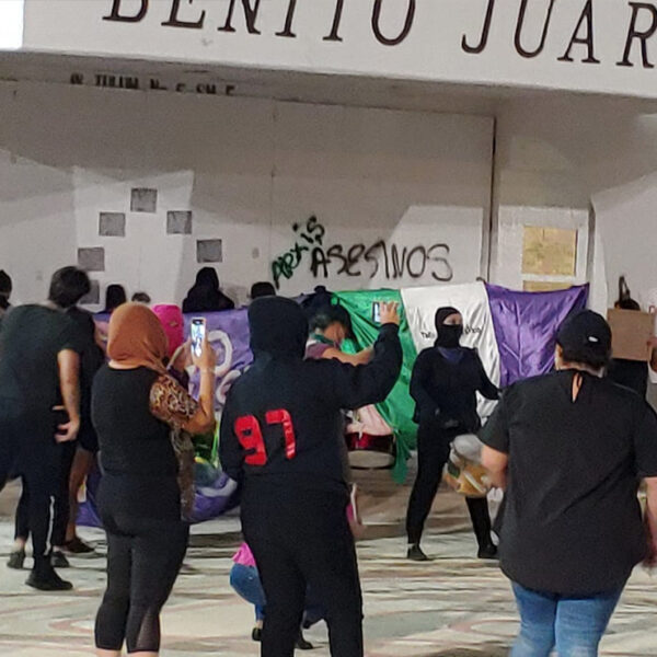 9N: Concluye en paz manifestación de feministas en Cancún