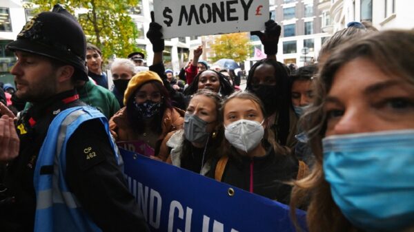 “Truena” Greta Thunberg: “pueden meterse su COP26 por el trasero”