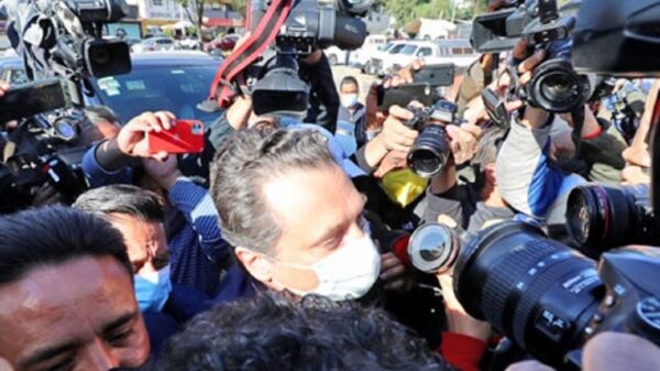 Dictan prisión preventiva a Lozoya ante riesgo de fuga