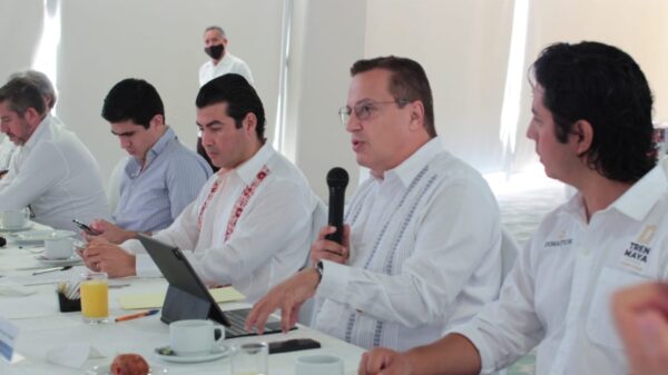 Responde Luis Alegre dudas del sector empresarial sobre Tren Maya