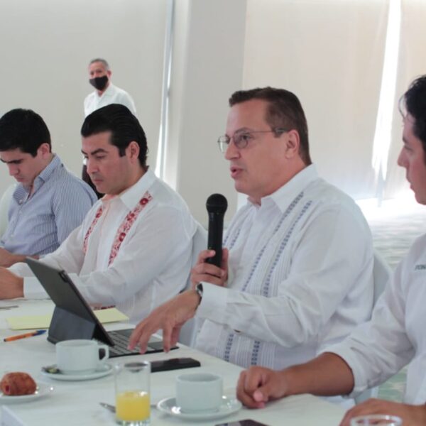 Responde Luis Alegre dudas del sector empresarial sobre Tren Maya